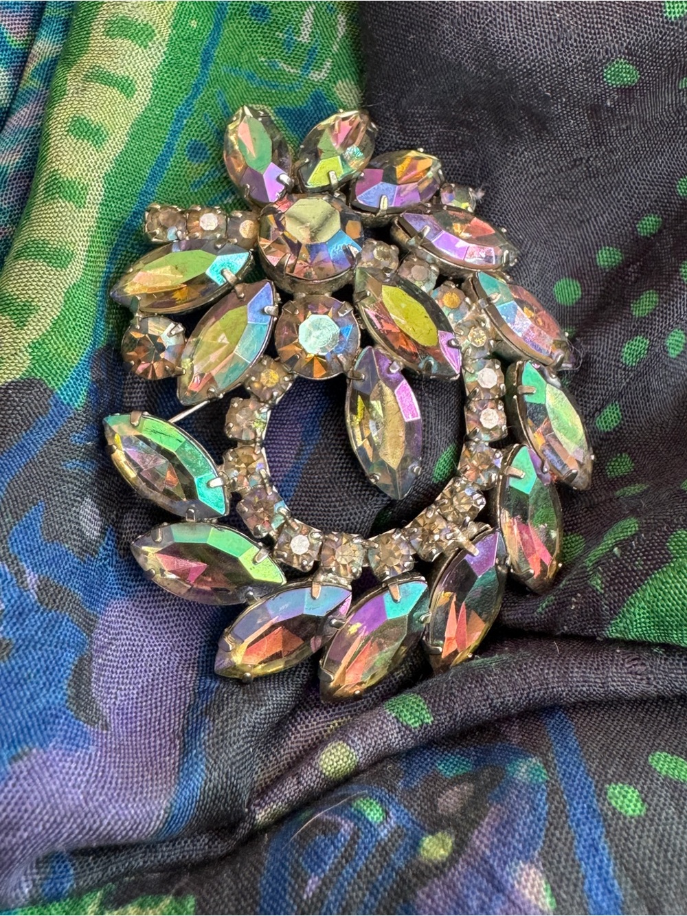 Vintage Weiss AB rhinestone statement brooch - Picture 5 of 9